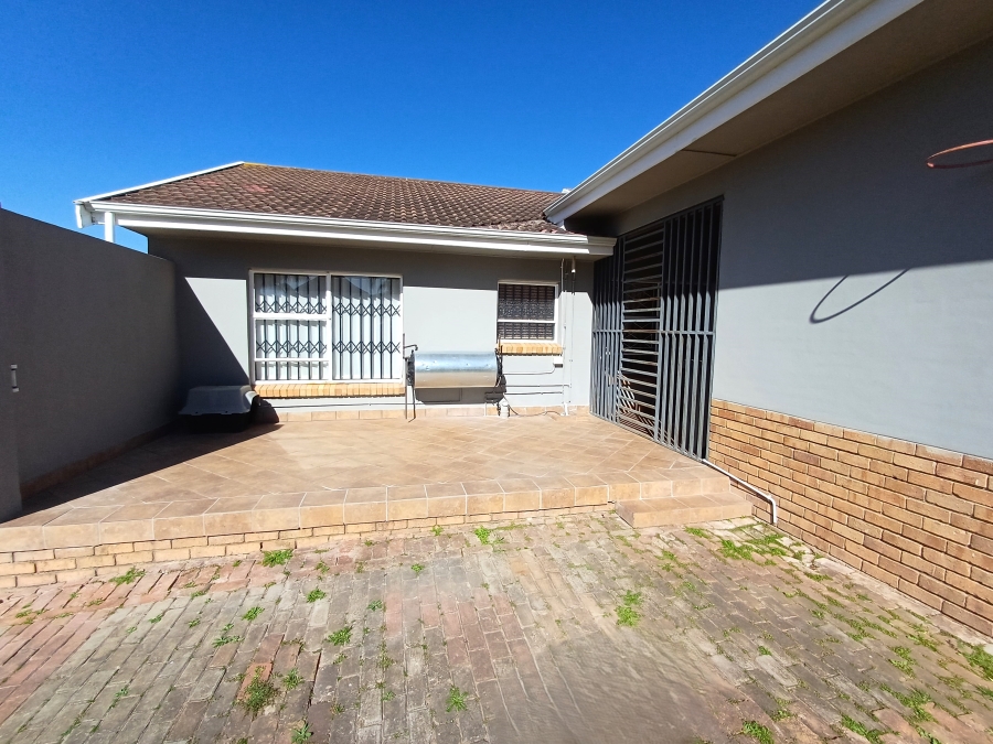 4 Bedroom Property for Sale in Vanes Estate Eastern Cape